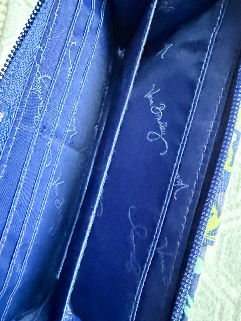 Vera Bradley Wallet Retired Blue Green Floral Quilted Turn Lock Zip Around EUC - Picture 8 of 14